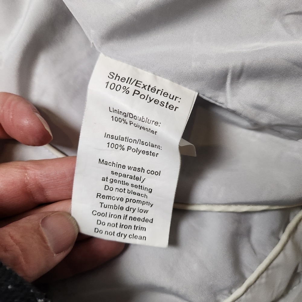 Women's White Quilted Puffer Jacket - Picture 8 of 10